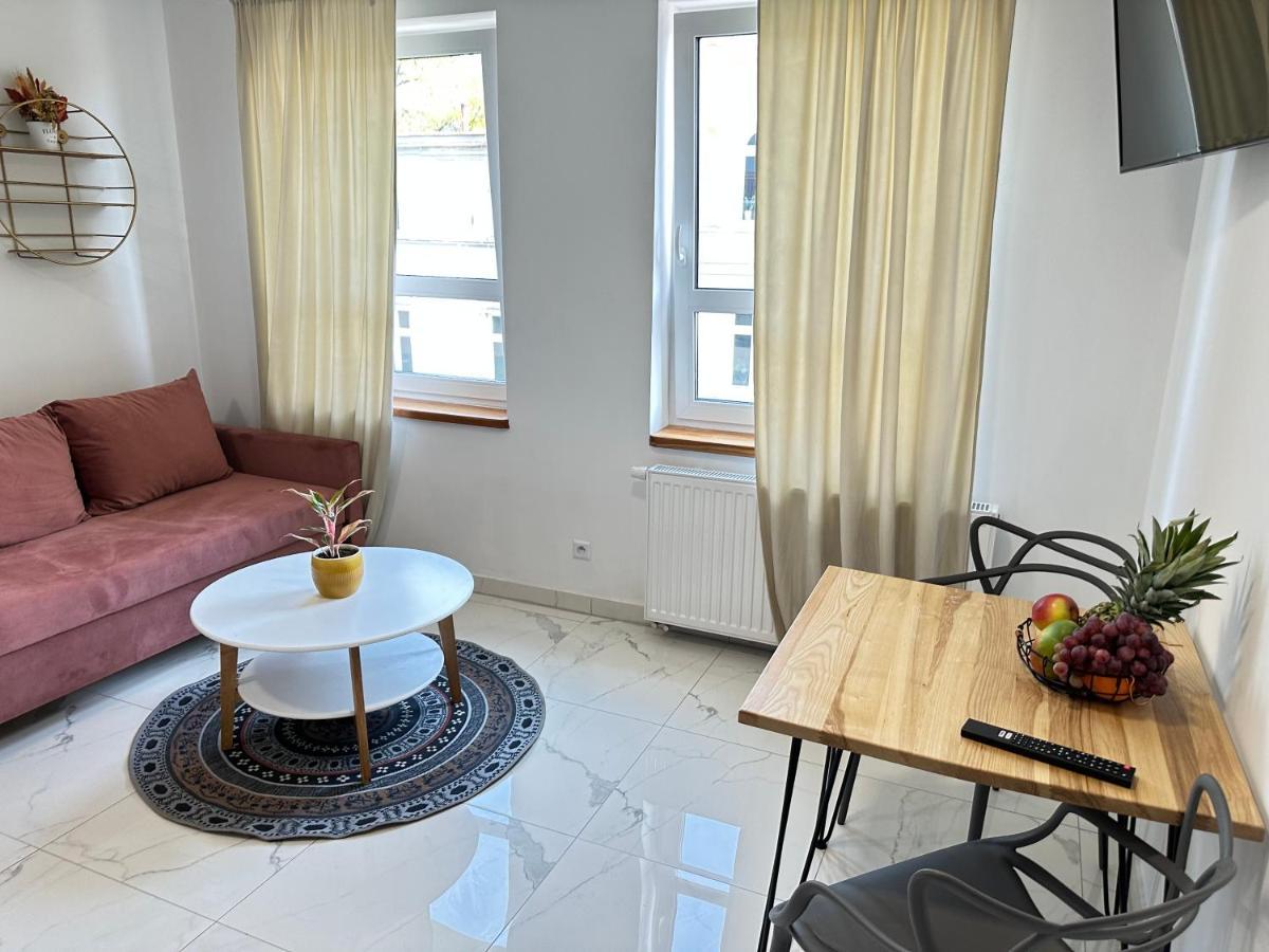 Moveen! Wynajem Apartamentow We Wroclawiu! 10 Minut Od Centrum Exteriör bild