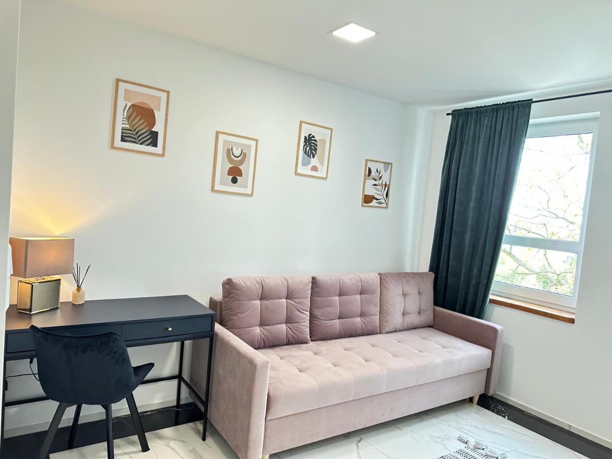 Moveen! Wynajem Apartamentow We Wroclawiu! 10 Minut Od Centrum Exteriör bild