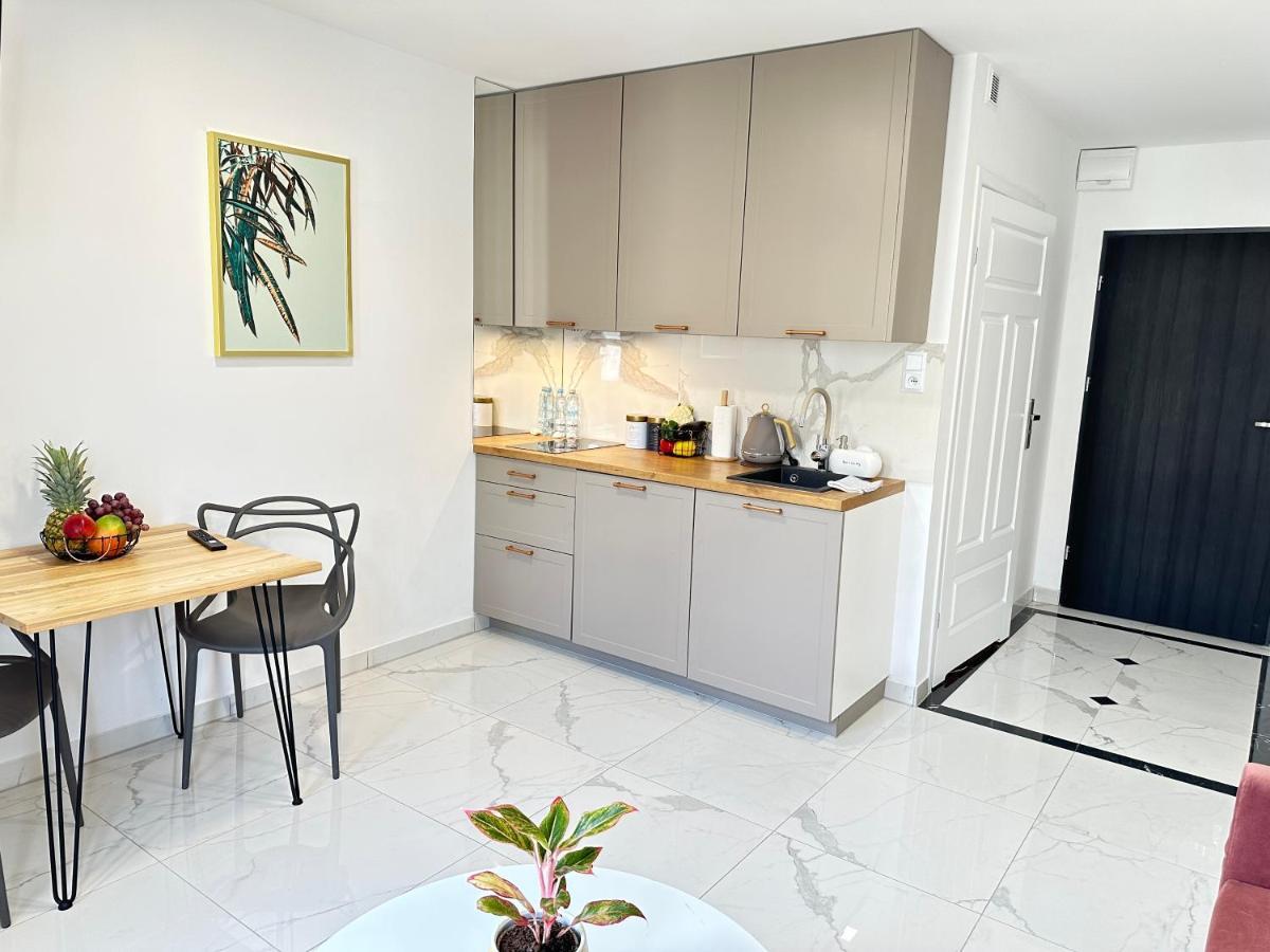 Moveen! Wynajem Apartamentow We Wroclawiu! 10 Minut Od Centrum Exteriör bild
