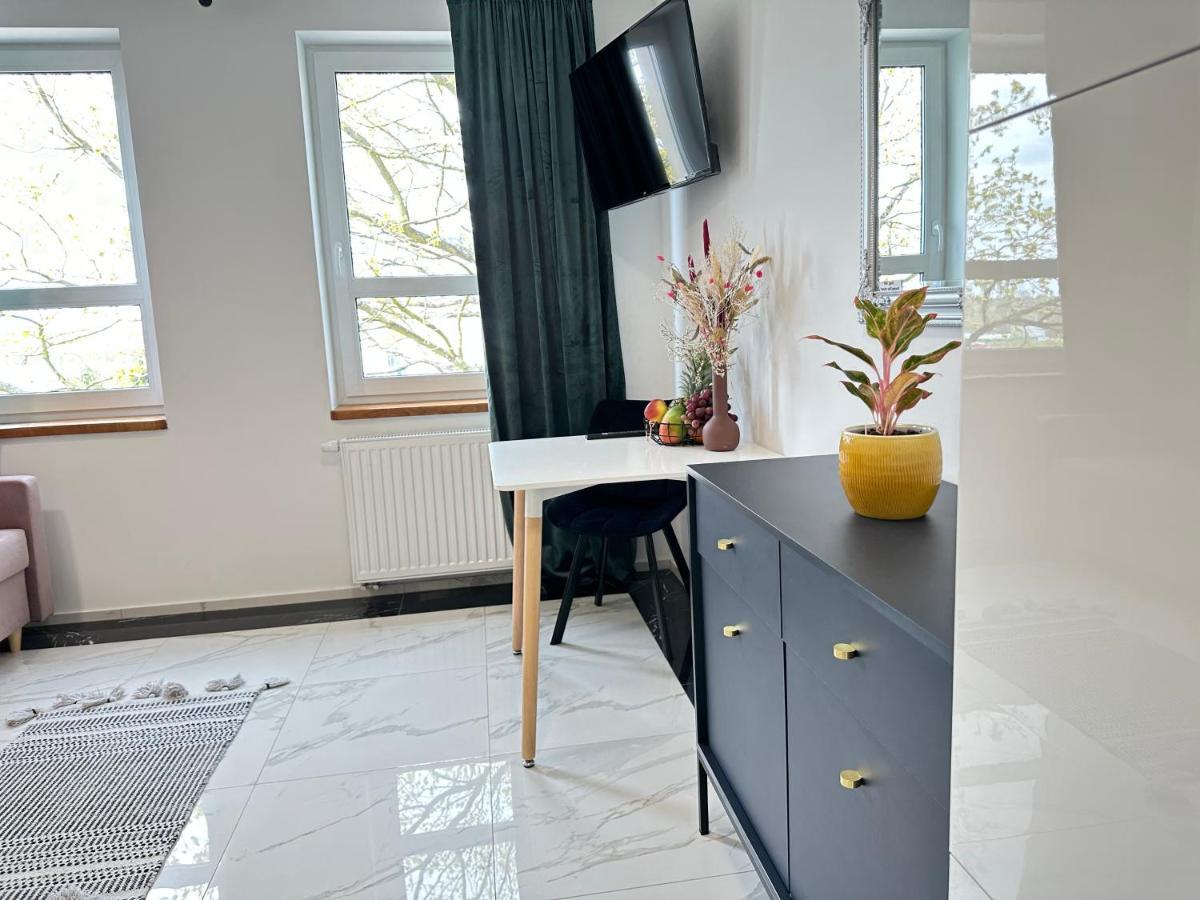Moveen! Wynajem Apartamentow We Wroclawiu! 10 Minut Od Centrum Exteriör bild