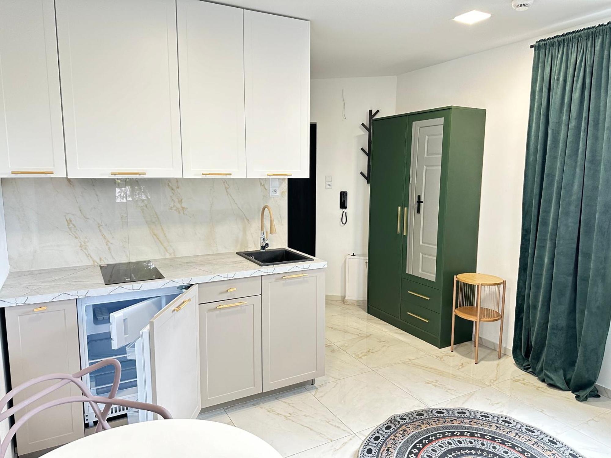 Moveen! Wynajem Apartamentow We Wroclawiu! 10 Minut Od Centrum Exteriör bild