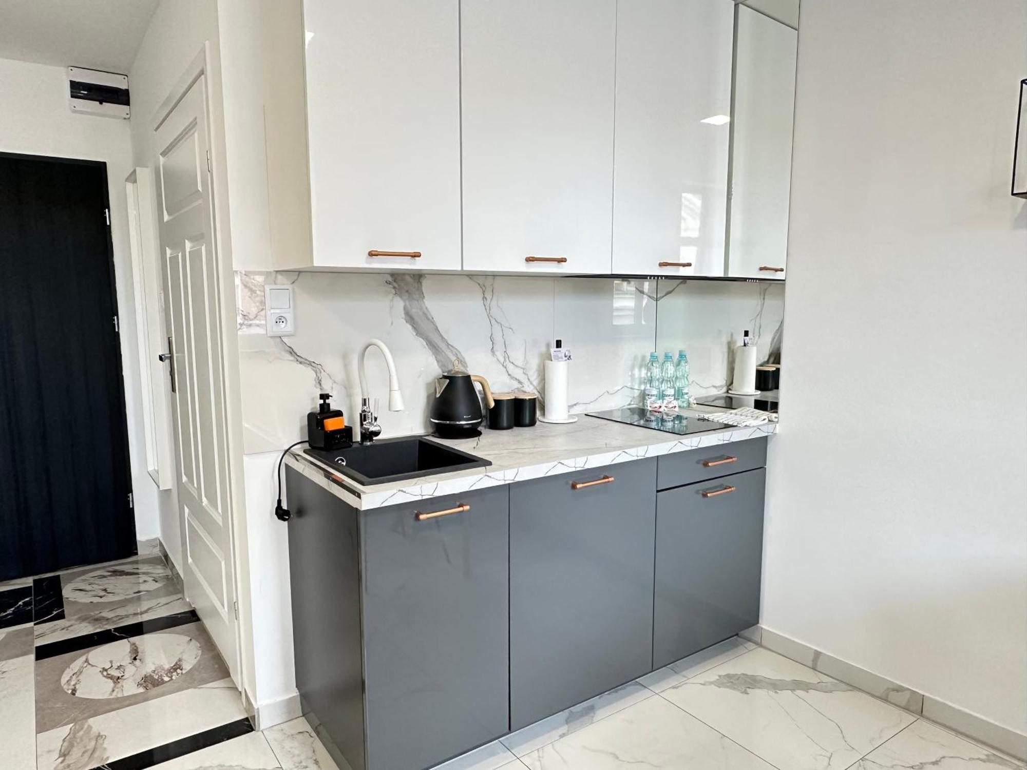 Moveen! Wynajem Apartamentow We Wroclawiu! 10 Minut Od Centrum Exteriör bild