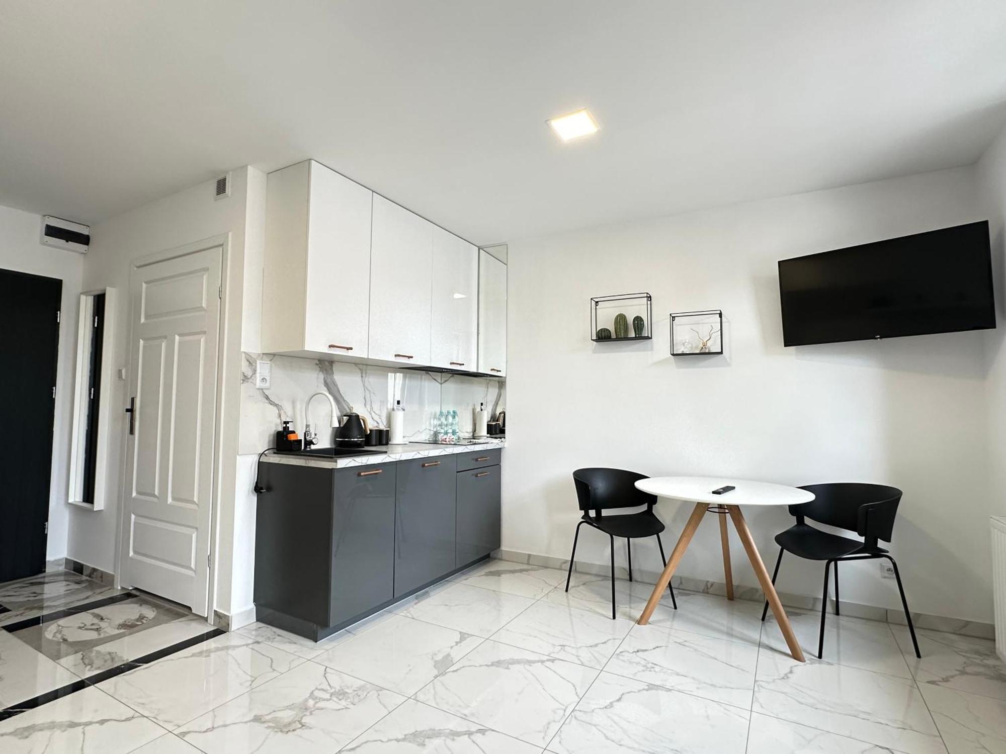 Moveen! Wynajem Apartamentow We Wroclawiu! 10 Minut Od Centrum Exteriör bild