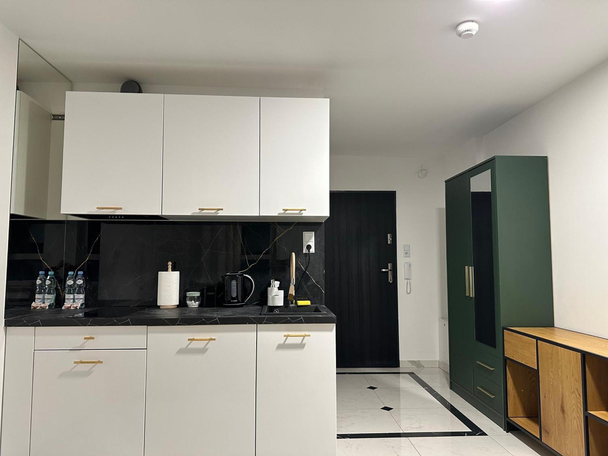 Moveen! Wynajem Apartamentow We Wroclawiu! 10 Minut Od Centrum Exteriör bild